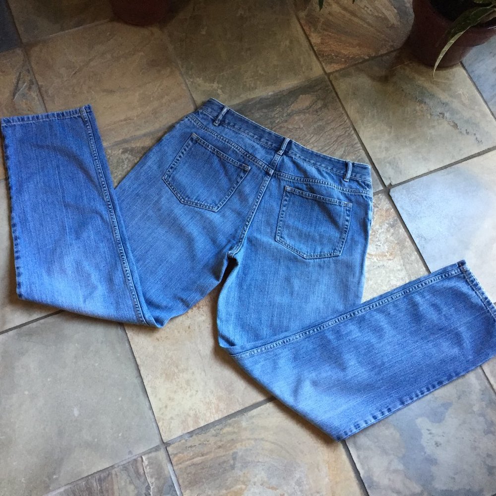Straight-Fit Boyfriend Jeans - Picture 13 of 16